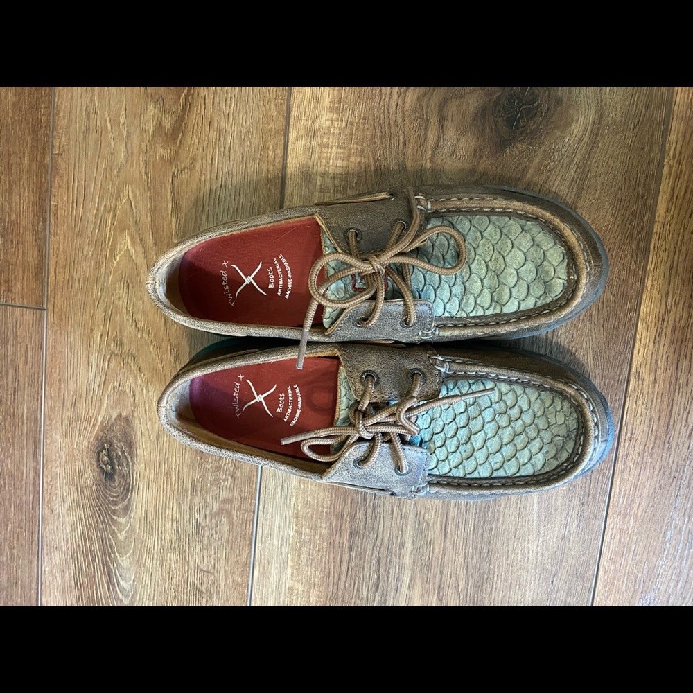 Twisted X low tops